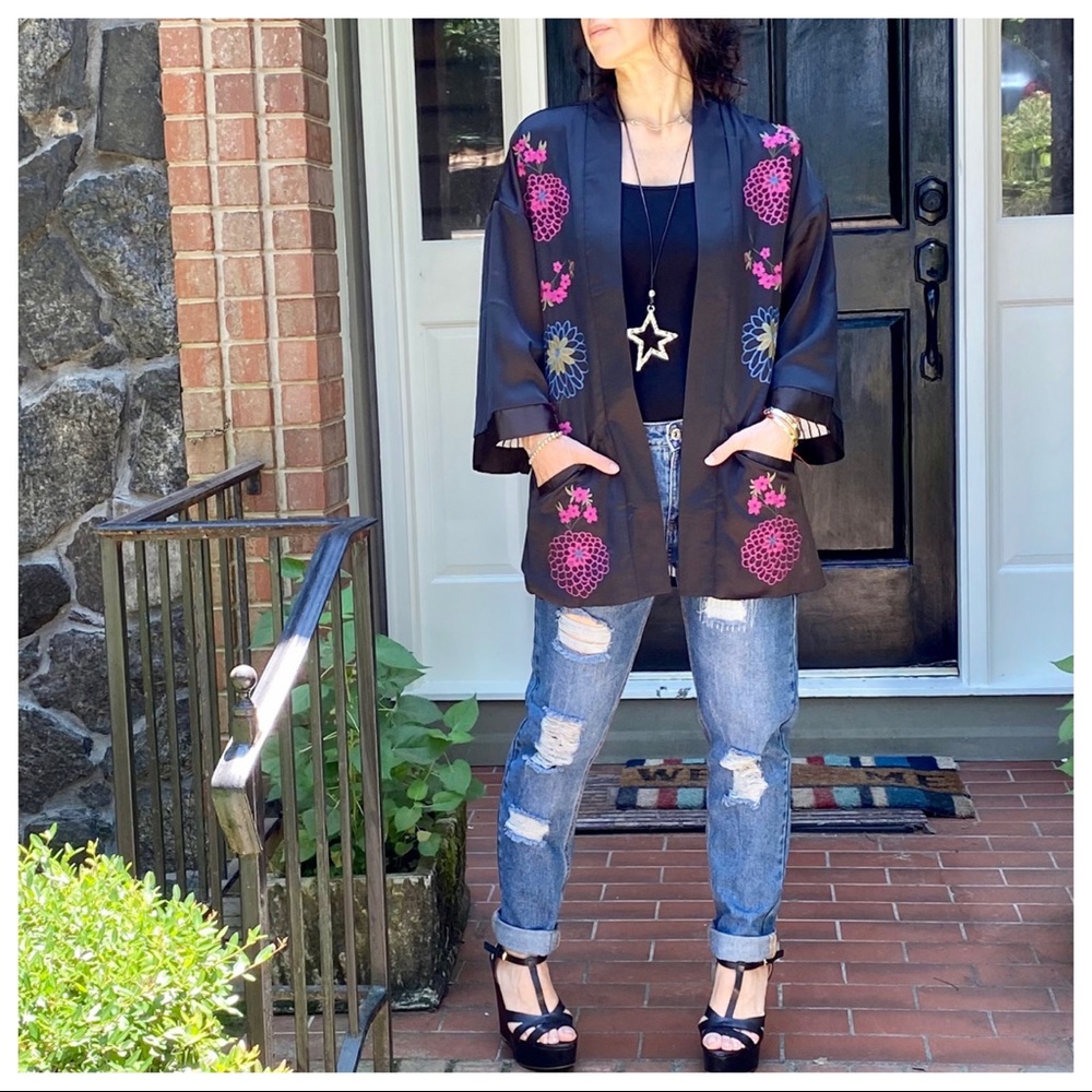 FABULOUS EMBROIDERED KIMONO WITH SIDE POCKETS - Picture 4 of 7